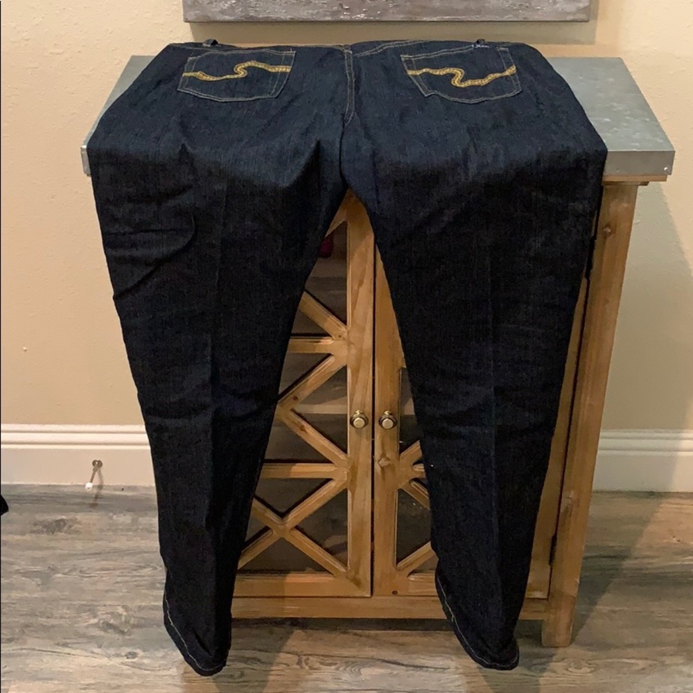 Jeans - Picture 2 of 5